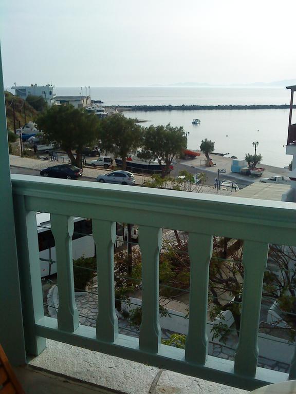 Afroditi Panormos  Bilik gambar